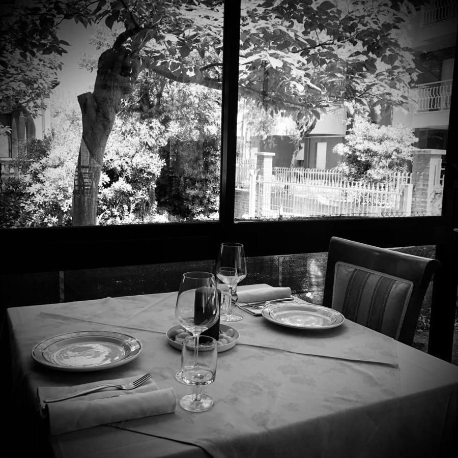 Hotel Villa Alexandra ベラーリア・イジェア・マリーナ エクステリア 写真